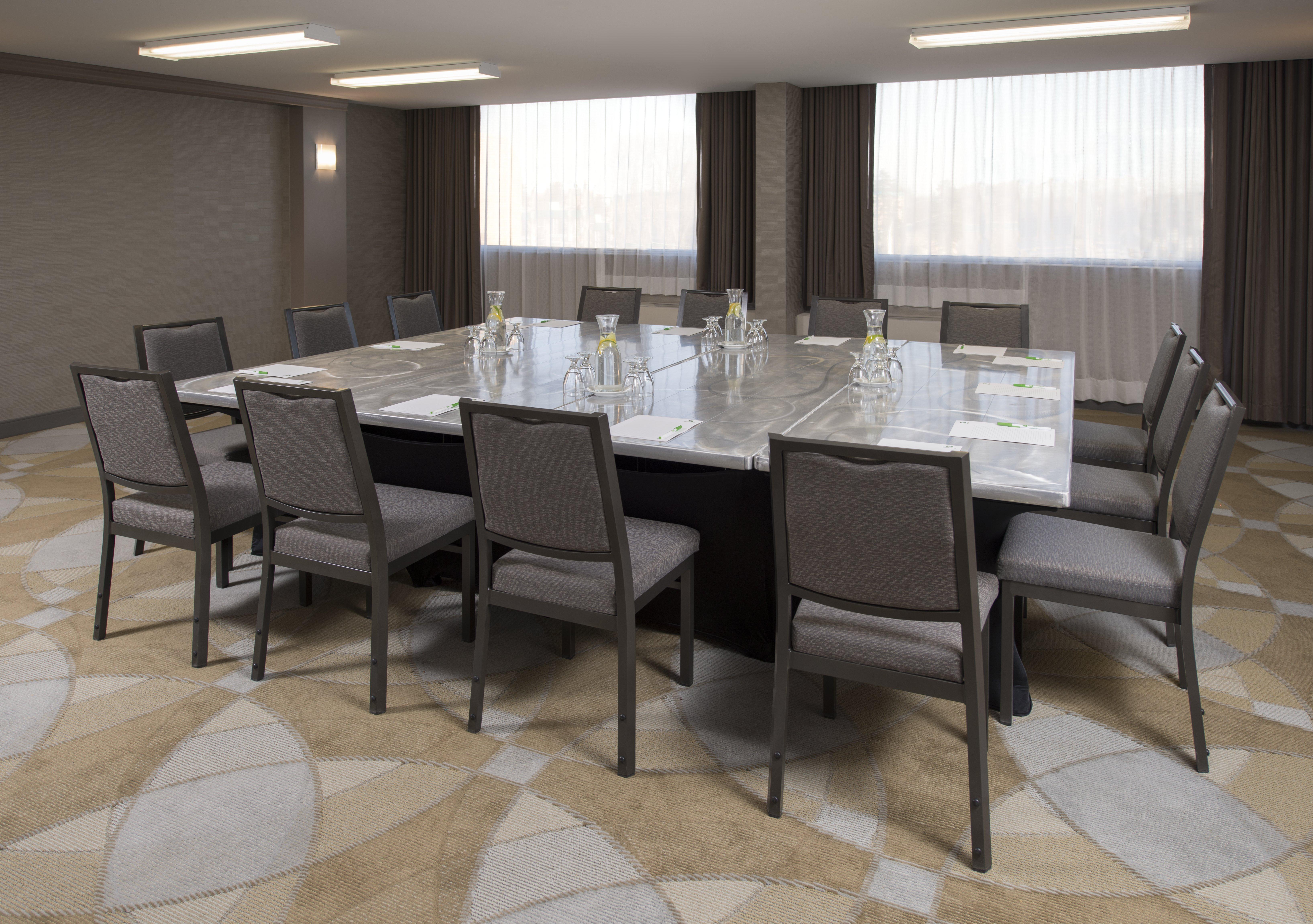 Holiday Inn Winnipeg-South By Ihg Екстериор снимка