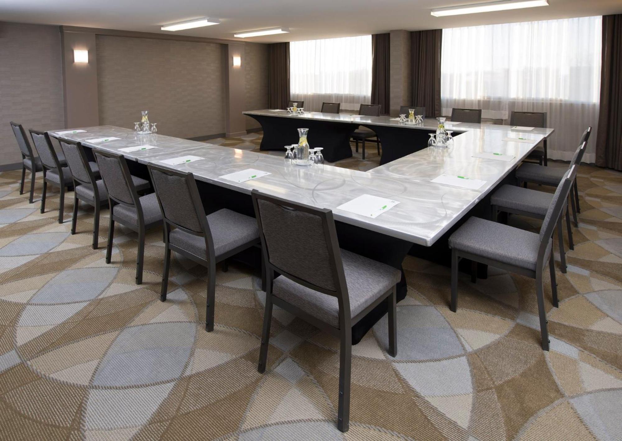 Holiday Inn Winnipeg-South By Ihg Екстериор снимка