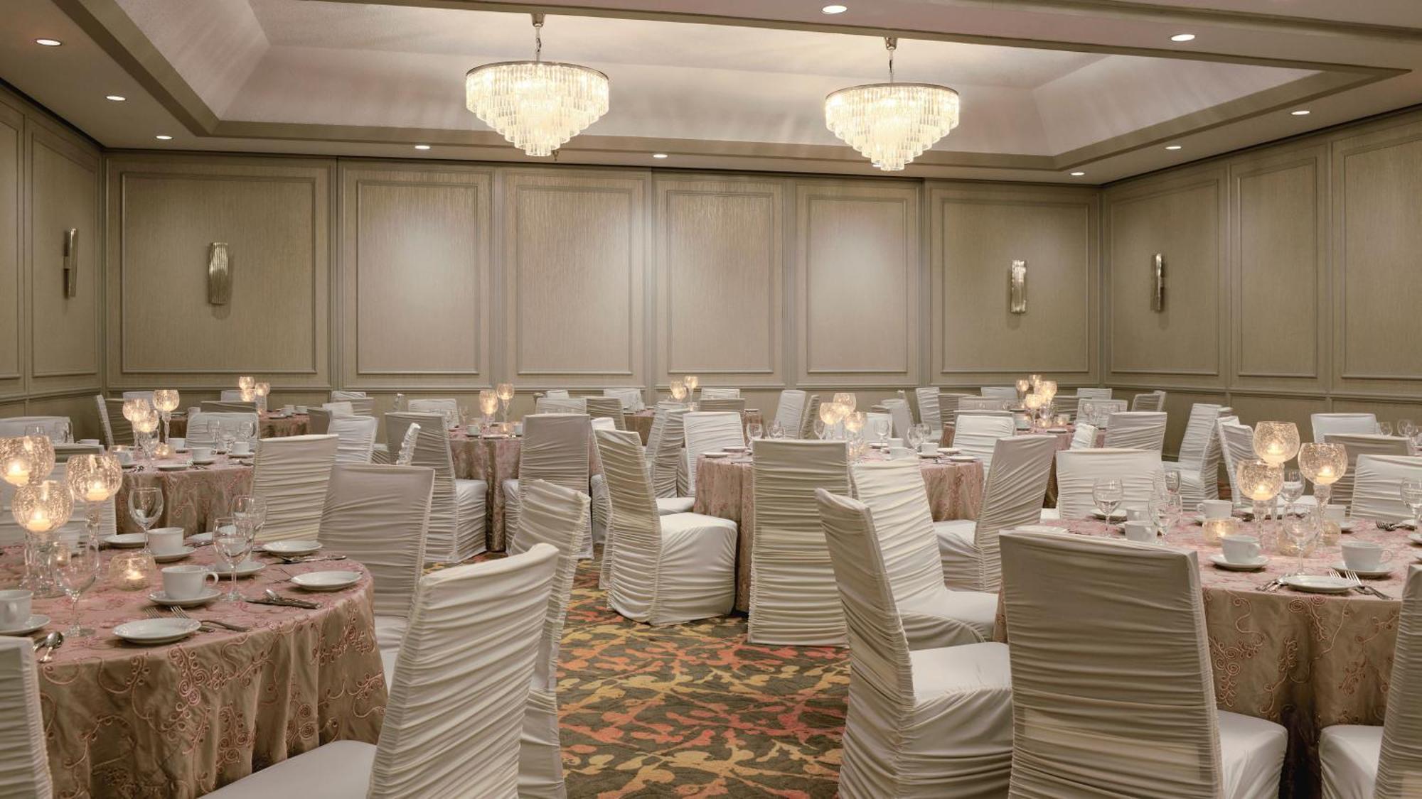 Holiday Inn Winnipeg-South By Ihg Екстериор снимка