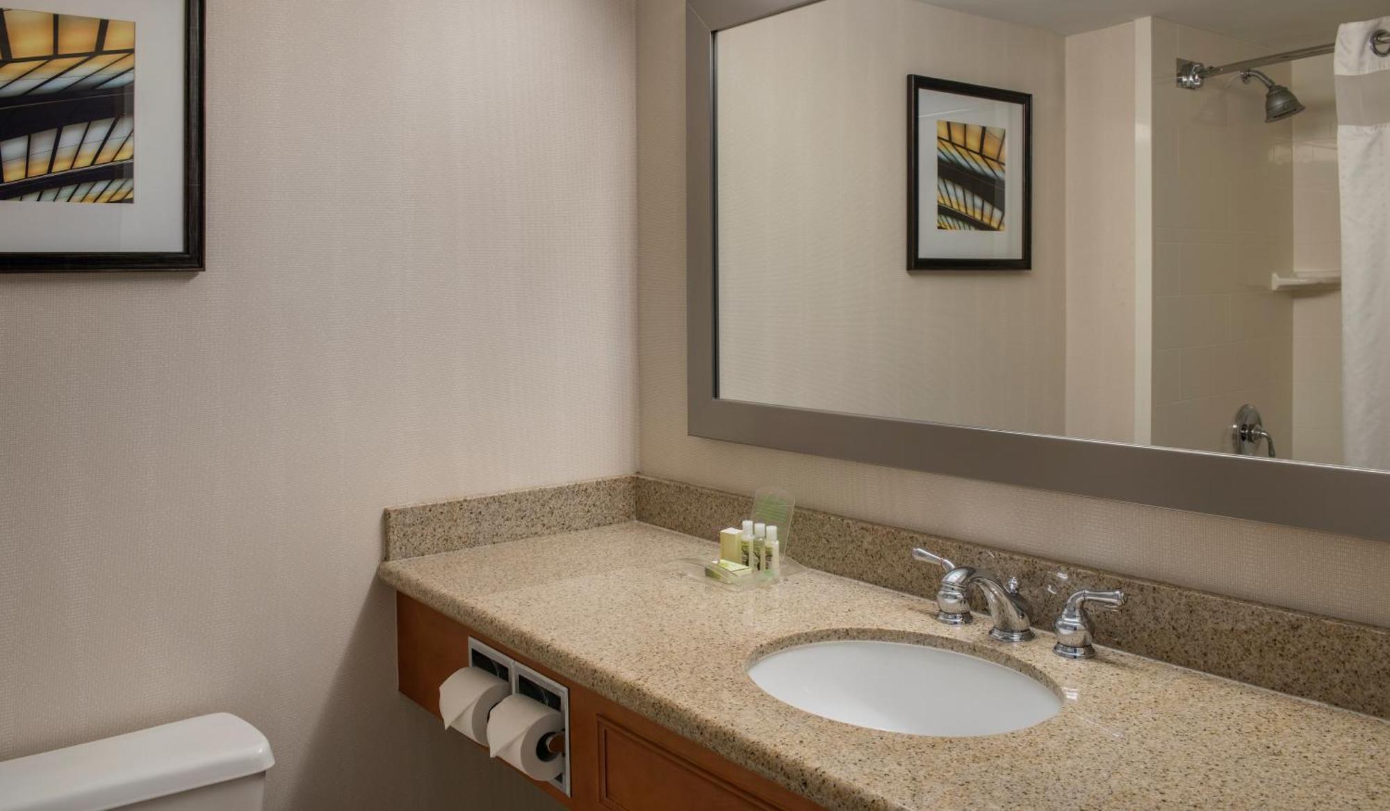Holiday Inn Winnipeg-South By Ihg Екстериор снимка