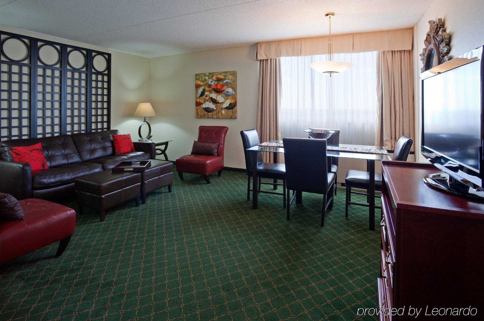 Holiday Inn Winnipeg-South By Ihg Екстериор снимка